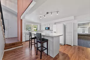 1245 Valley View Dr, Medford, OR 97504 - Photo 7