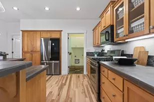 2484 NW Sacagawea Ln, Bend, OR 97703 - Photo 11