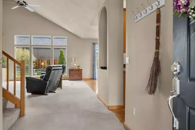 2546 NW 22nd Street, Redmond, OR 97756 - Photo 7