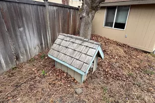 2014 NE Taylor Ct, Bend, OR 97701 - Photo 35
