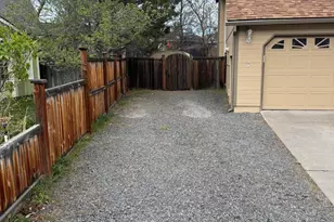 2014 NE Taylor Ct, Bend, OR 97701 - Photo 3