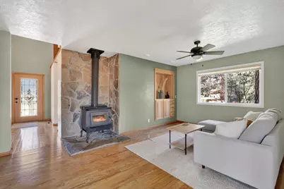 60596 Springtree Court, Bend, OR 97702 - Photo 5