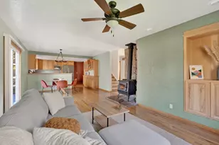 60596 Springtree Ct, Bend, OR 97702 - Photo 7