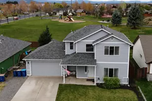 2475 NE 7th Ln, Redmond, OR 97756 - Photo 1