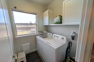2475 NE 7th Ln, Redmond, OR 97756 - Photo 9