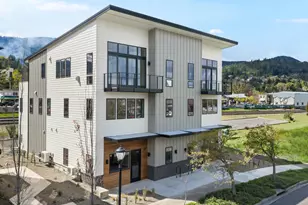 138 Clear Creek Dr, Ashland, OR 97520 - Photo 1