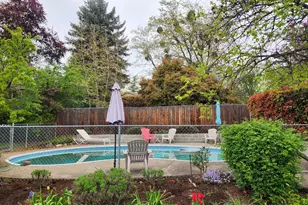 2591 Cedar Links Dr, Medford, OR 97504 - Photo 41