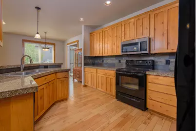 2372 NW Hazelwood Avenue, Redmond, OR 97756 - Photo 9
