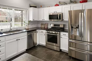 471 N Songbird St, Sisters, OR 97759 - Photo 7