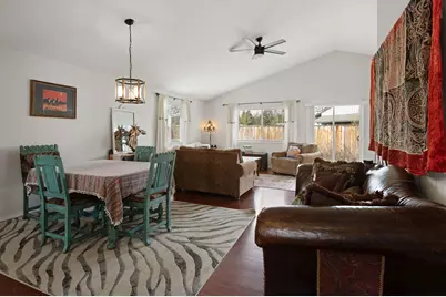 471 N Songbird Street, Sisters, OR 97759 - Photo 3