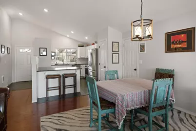 471 N Songbird Street, Sisters, OR 97759 - Photo 5