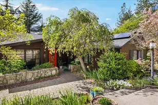 1625 NE Hillcrest Dr, Grants Pass, OR 97526 - Photo 1