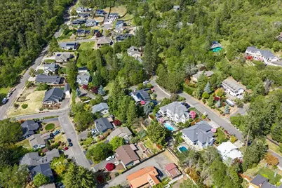 1625 NE Hillcrest Drive, Grants Pass, OR 97526 - Photo 37