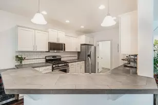 61137 SW Teton Ln, Bend, OR 97702 - Photo 9