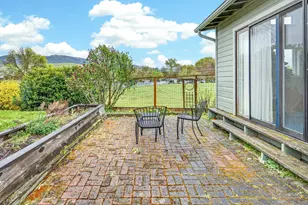 536 Parkside Dr, Ashland, OR 97520 - Photo 3