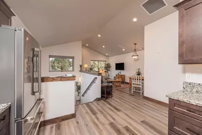 923 E Desperado Trail, Sisters, OR 97759 - Photo 9