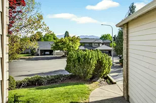 2855 Shanteal Pl, Medford, OR 97504 - Photo 41