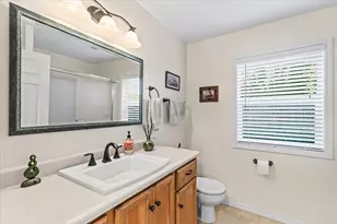 3910 Cherry Ln, Medford, OR 97504 - Photo 39