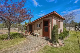 7950 SW Copley Rd, Powell Butte, OR 97753 - Photo 29