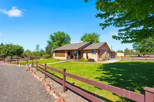 7950 SW Copley Rd, Powell Butte, OR 97753 - Photo 3