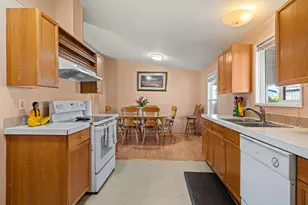 1570 S Peach St, Medford, OR 97501 - Photo 17