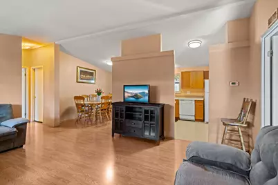 1570 S Peach Street #SPC 49, Medford, OR 97501 - Photo 7