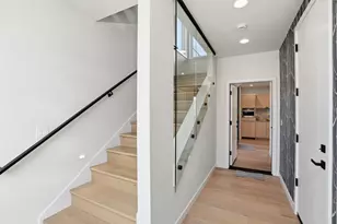 204 SW Log Ct, Bend, OR 97702 - Photo 5