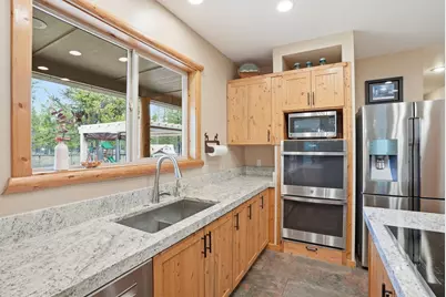 16905 Pleasant View Court, Bend, OR 97707 - Photo 29