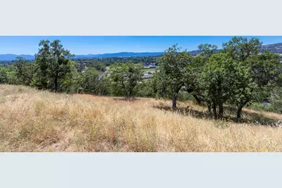 278 Cambridge Terrace, Eagle Point, OR 97524 - Photo 5