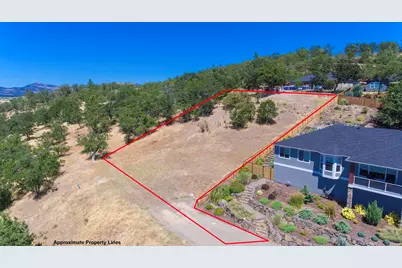 278 Cambridge Terrace, Eagle Point, OR 97524 - Photo 1