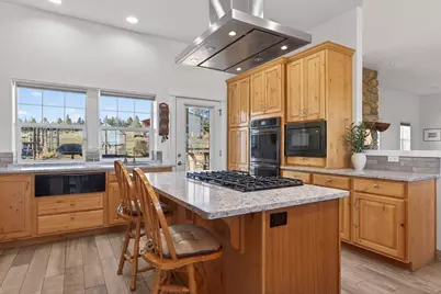 59871 Calgary Loop, Bend, OR 97702 - Photo 9