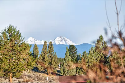 59871 Calgary Loop, Bend, OR 97702 - Photo 5