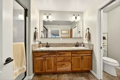 268 Crestview Loop, Grants Pass, OR 97527 - Photo 11