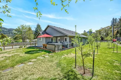 268 Crestview Loop, Grants Pass, OR 97527 - Photo 17