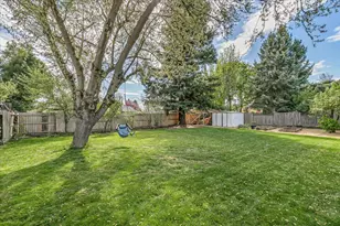 1883 S Peach St, Medford, OR 97501 - Photo 31