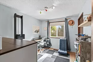 1883 S Peach St, Medford, OR 97501 - Photo 21