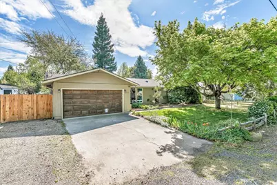 1883 S Peach Street, Medford, OR 97501 - Photo 29