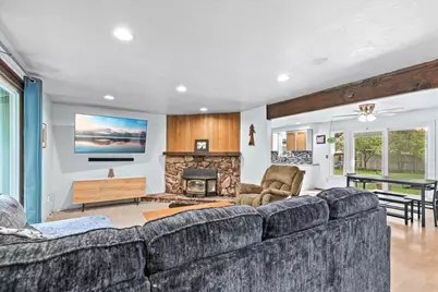 1883 S Peach Street, Medford, OR 97501 - Photo 5