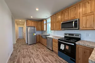 946 SE 10th St, Madras, OR 97741 - Photo 9