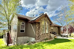 13351 Crystal Springs Rd, Klamath Falls, OR 97603 - Photo 3
