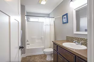 653 NE Providence Dr, Bend, OR 97701 - Photo 15