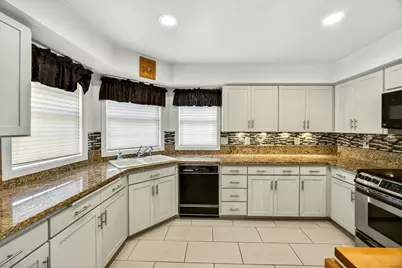 124 SE Gold River Lane, Grants Pass, OR 97527 - Photo 9