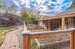 2110 NE Carrie Ln, Bend, OR 97701 - Photo 27
