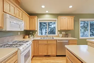 2110 NE Carrie Ln, Bend, OR 97701 - Photo 11