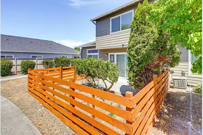 303 Live Oak Loop, Central Point, OR 97502 - Photo 41