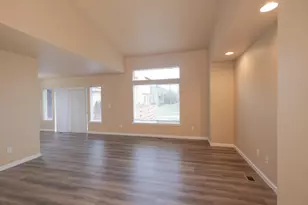 303 Live Oak Loop, Central Point, OR 97502 - Photo 7
