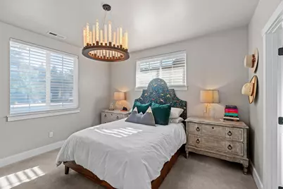 233 W Heising Drive, Sisters, OR 97759 - Photo 15