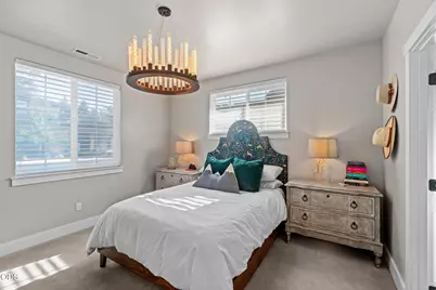 233 W Heising Drive, Sisters, OR 97759 - Photo 11
