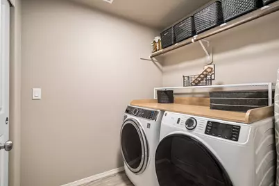 2552 NW Teak Avenue, Redmond, OR 97756 - Photo 15