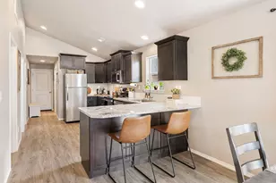 2552 NW Teak Ave, Redmond, OR 97756 - Photo 9